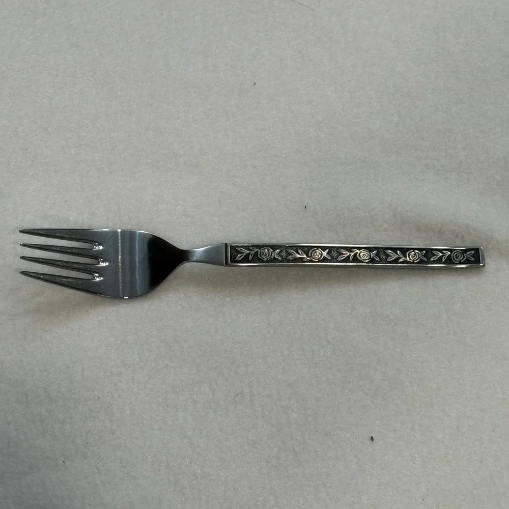 Mexicali Rose 82 Piece Replacement/ Supplemental Stainless Steel Floral 70s VTG